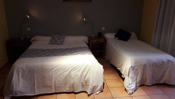Logis Hotel De L'Etang Cucuron Kültér fotó
