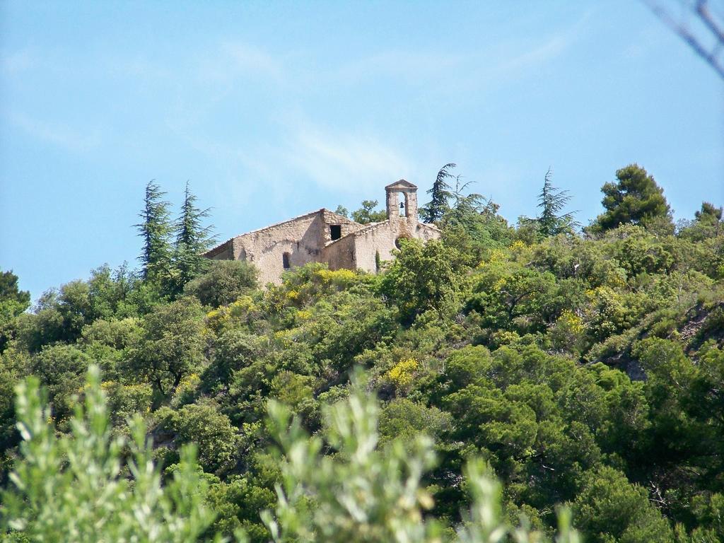 Logis Hotel De L'Etang Cucuron Kültér fotó